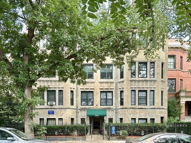 Building Photo - 4644 N Paulina St Rental