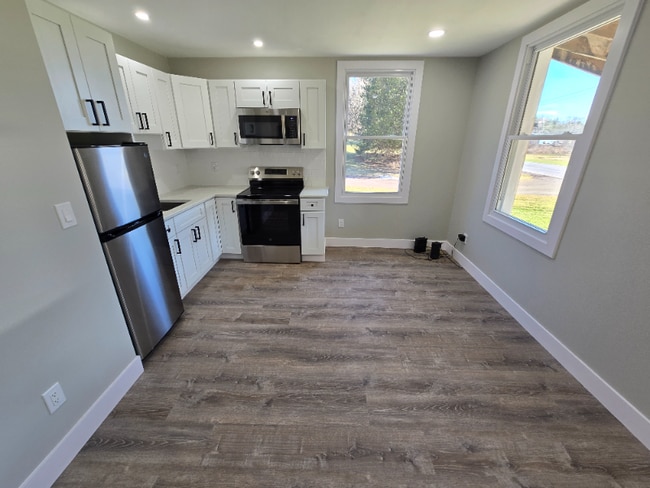 Photo - 15581 NY-28 Unit 4