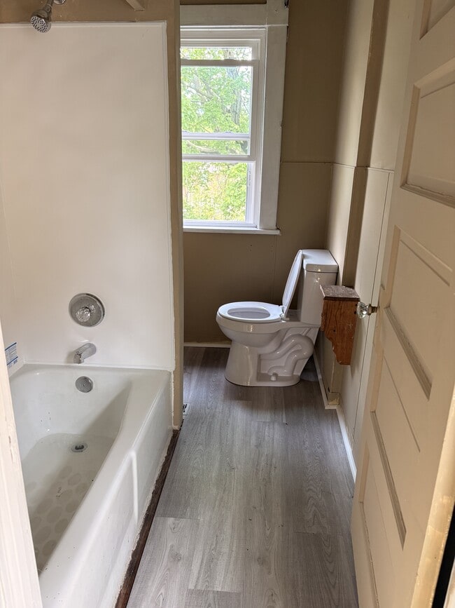 Photo - 285 Malleable St