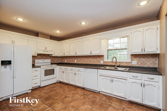 Photo - 704 Melrose St