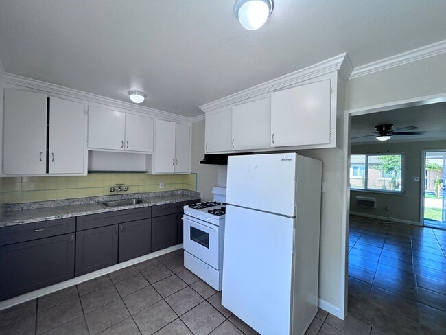 Photo - 2315 Edison Ave Unit 2315 Edison Avenue #3