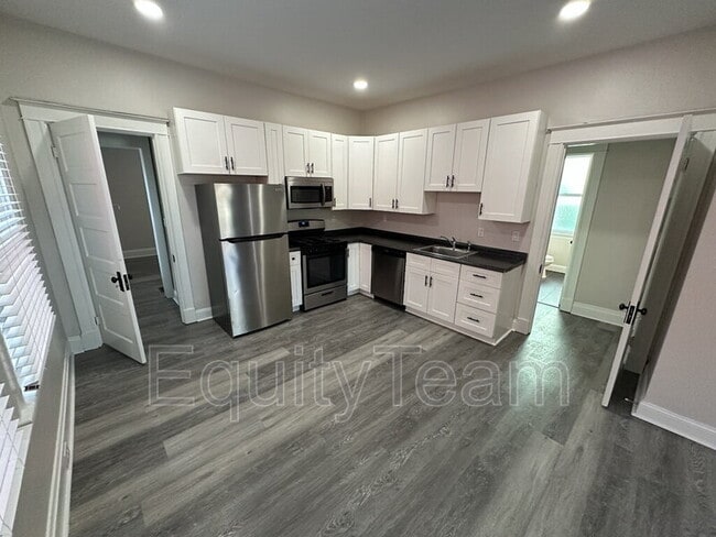 Photo - 2341 Kenilworth Ave Unit Apt 1