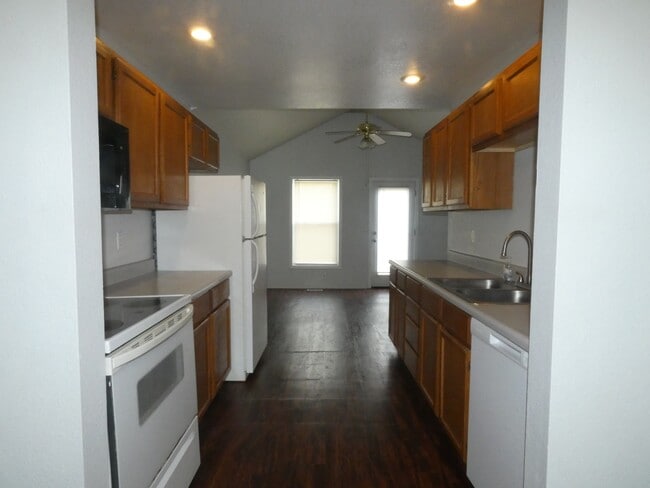 Photo - 275 Hazel Ct