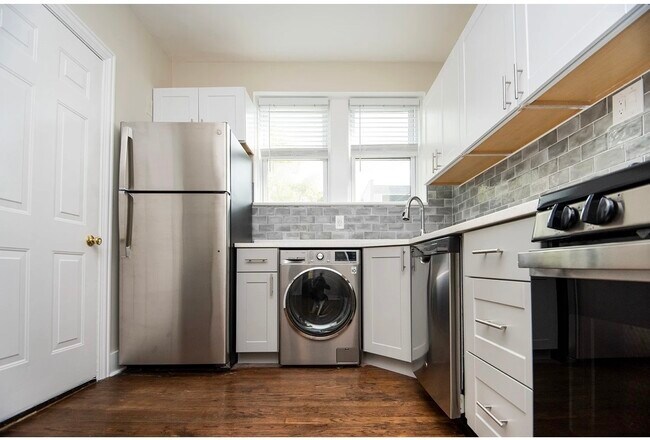 Photo - 3815 N Greenview Ave Unit 1W