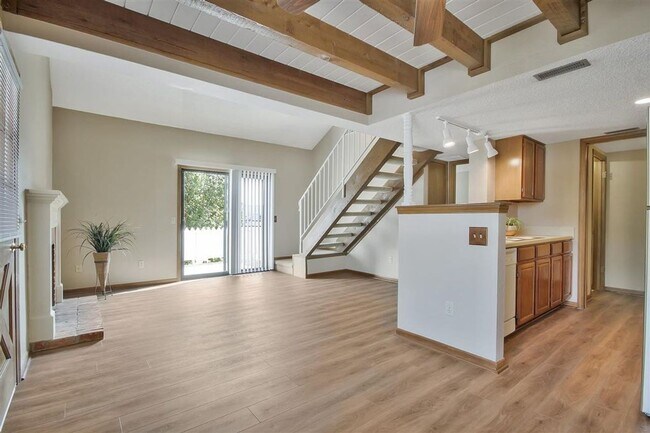 Photo - Adorable Colonial Oaks Condo in perfect co...