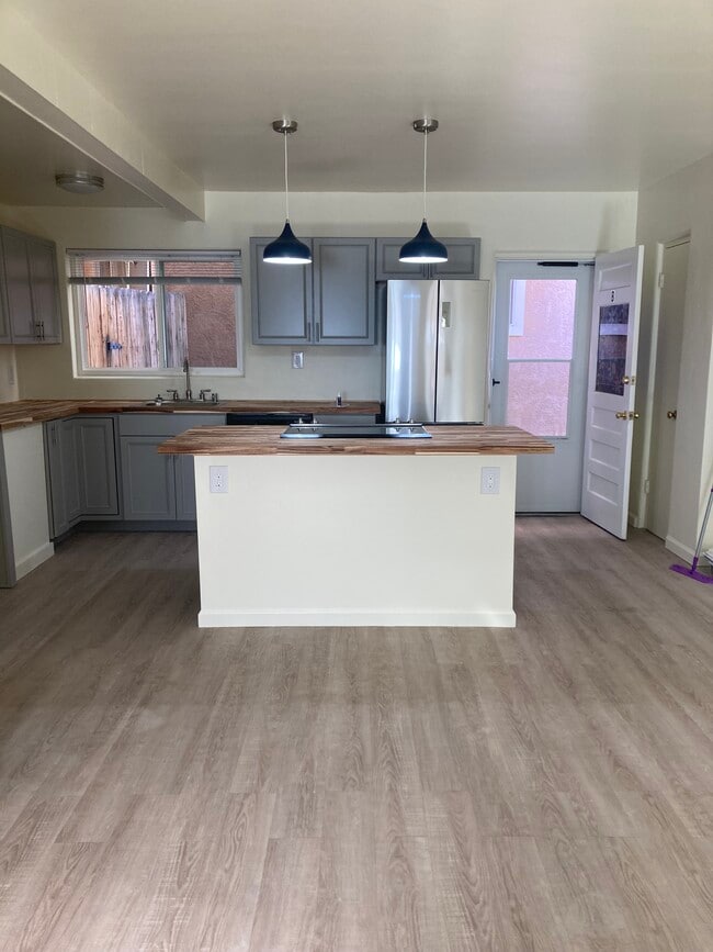 Photo - Q @ Bosque Trail