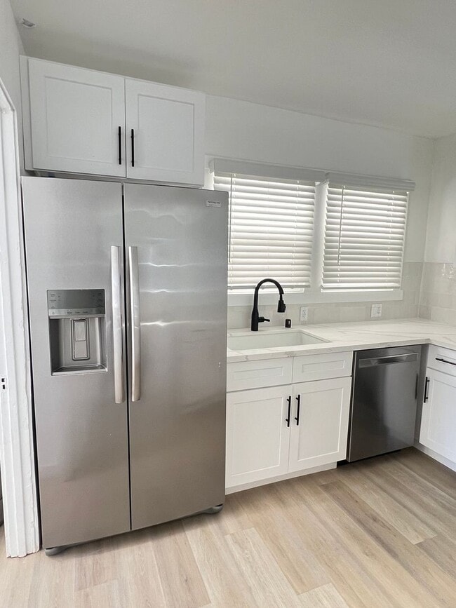 Building Photo - 108 S Guadalupe Ave Unit A