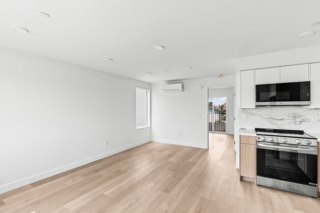 1259 Lincoln Ave Unit 102