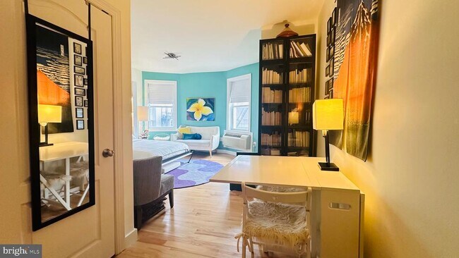 Building Photo - 1816 Kalorama Rd NW Unit 306