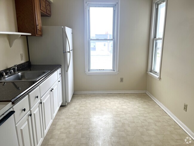 Building Photo - 821 W 26th St Unit 2 Rental