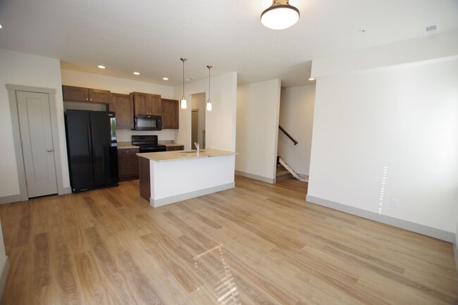 Photo - Sunbeam Townhomes | Modern Townhome Living in the Heart of Kuna