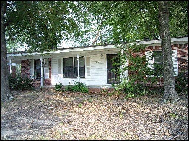 Building Photo - 303 Brookside Dr Rental
