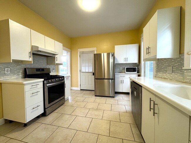 Building Photo - 24 Weld Hill St Unit 2