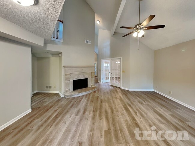 Photo - 623 Lockhart Ct NE Casa