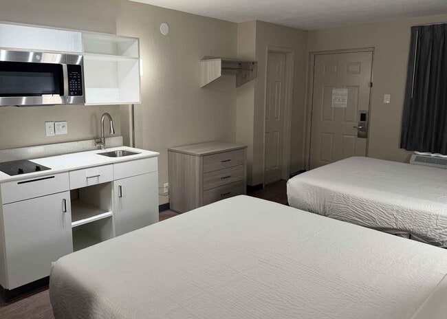 Building Photo - Furnished Studio-Longview