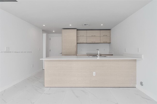 Photo - 1300 S Miami Ave Unidad 3211 Rental