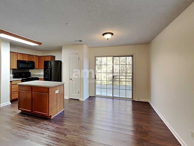 Photo - 7739 Sullivans Trace Dr