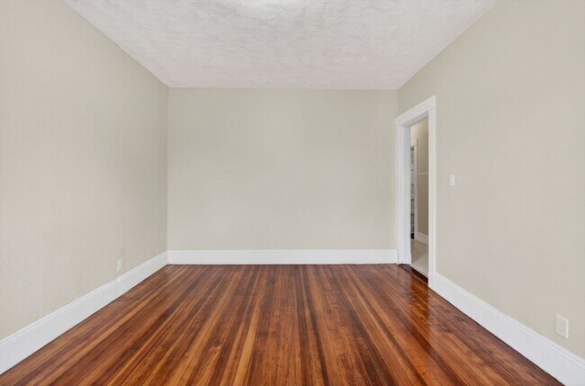 Photo - 64 Topliff St Unit 3