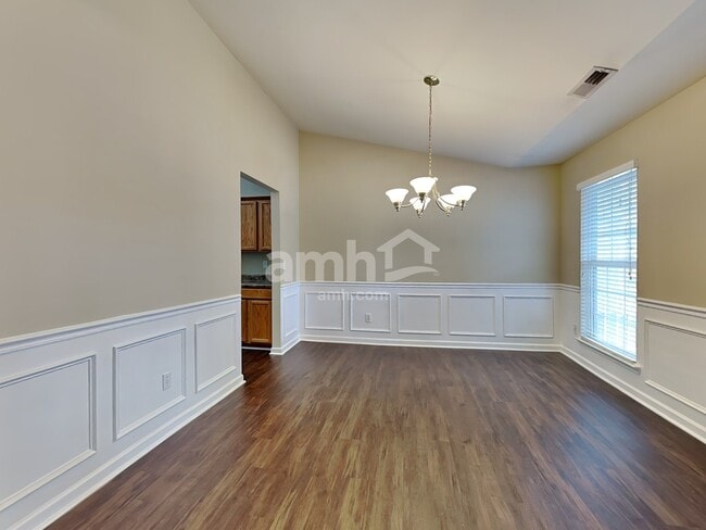 201 Worcester Ln