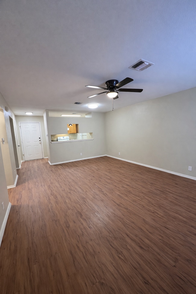 Photo - Beautifully Renovated 2 Bedroom Condo in Universal City Unit B