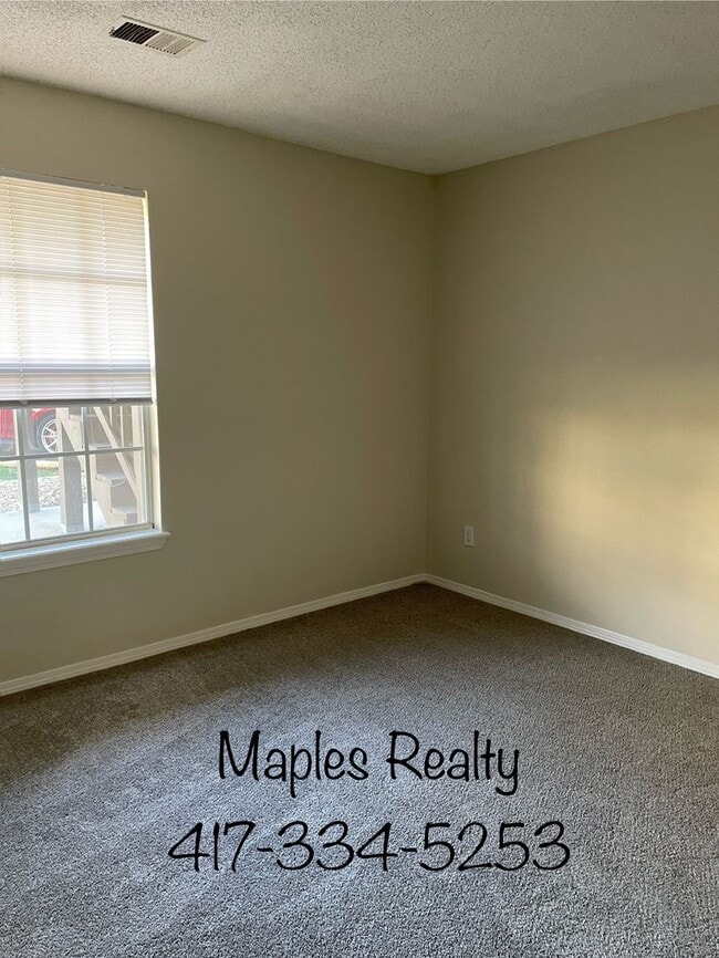 Photo - One Bedroom Ground Level Walk In Condo - N...