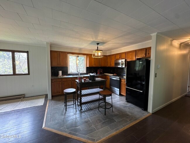 Building Photo - 5 Hemlock Cir