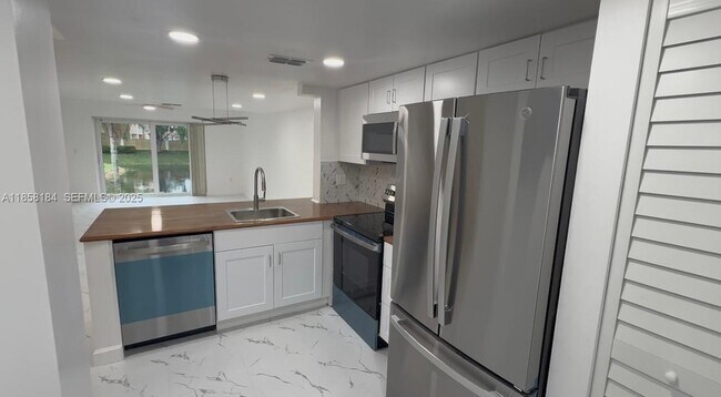 Building Photo - 3982 NW 90th Ave