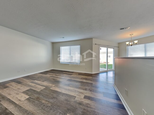 Photo - 2362 Hummingbird Ln