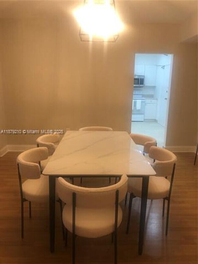 Photo - 10185 Collins Ave Unidad 10185 Collins Ave appt 1016