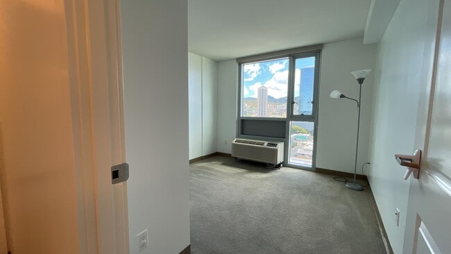 Photo - Partially Furnished. Unbeatable location... Unit 3112