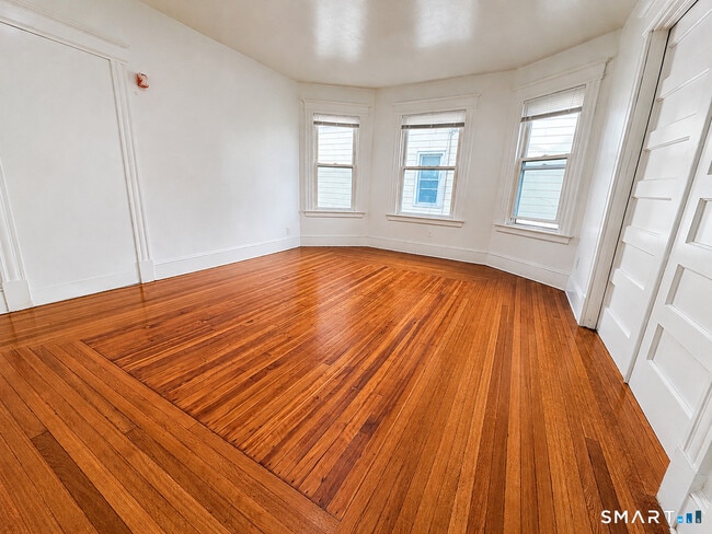 Photo - 18 Buell St Unit 1