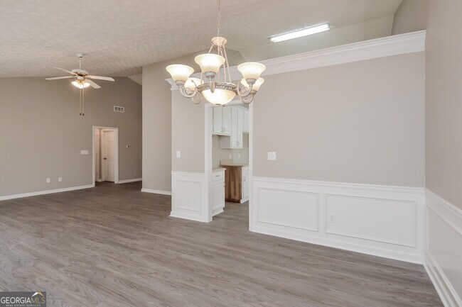 Photo - 645 Pebble Blvd