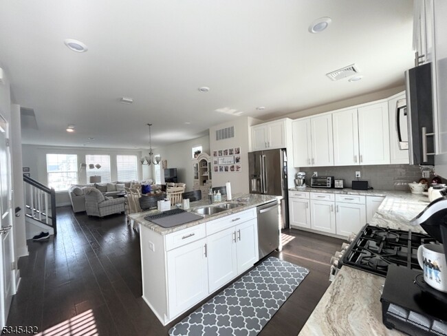 Photo - 18 Colgate Dr Townhome