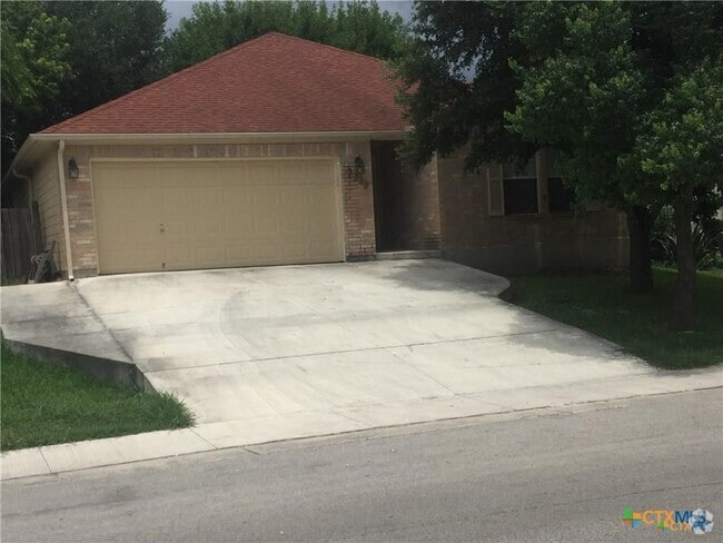 Building Photo - 1140 Hilltop Dr Rental