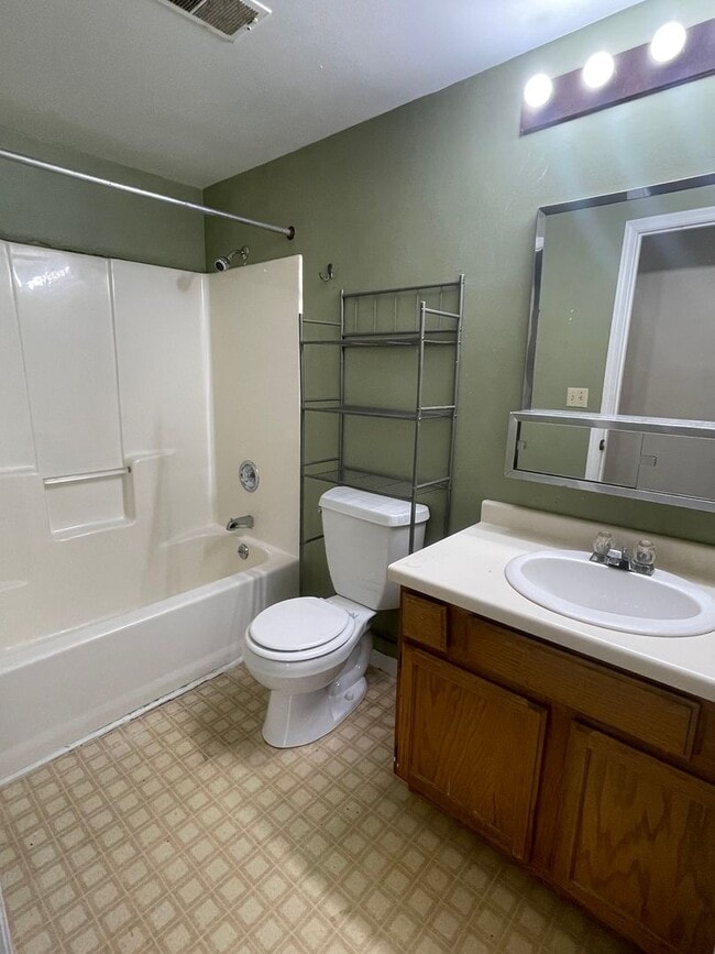 Photo - 924 Ohio St Unit Ohio, 924 - 3