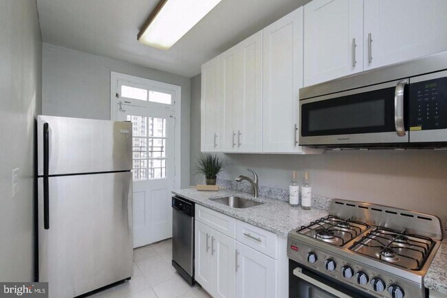 Photo - 2031 Locust St Unidad 1504