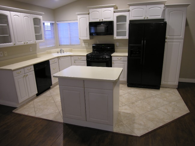 Photo - 110 E Ford Ave