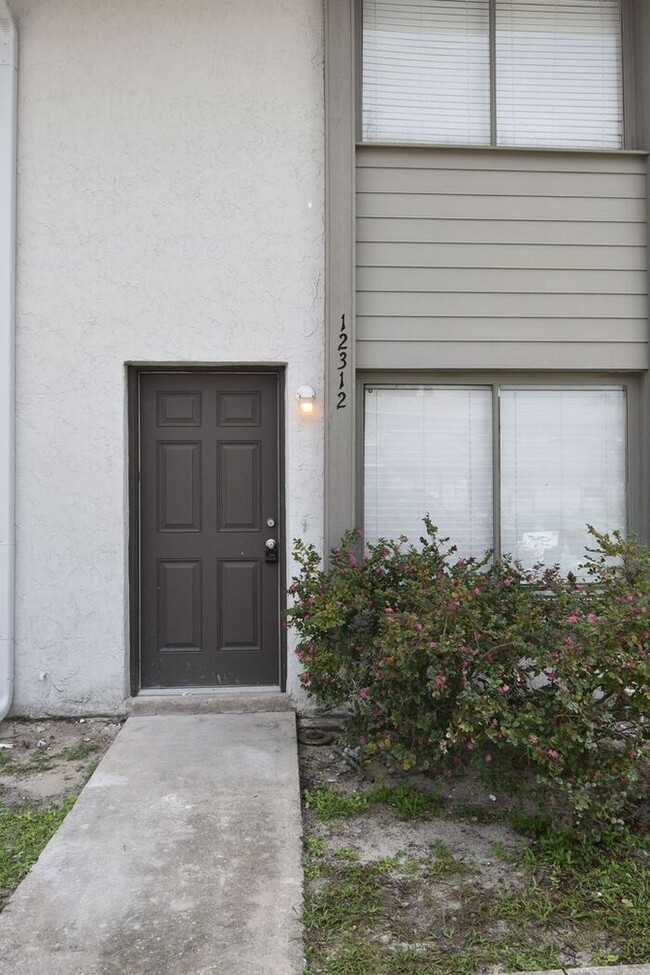 2Bdrm 1.5Bath -- Townhome near UCF and Wat... - 2Bdrm 1.5Bath -- Townhome near UCF and Wat...