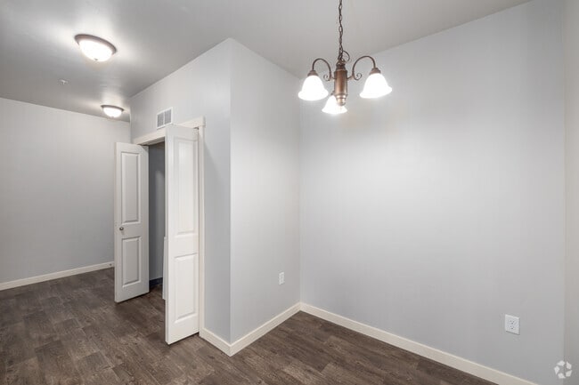 2HAB, 2BA - 1,100 ft² - Eagle River Apartments