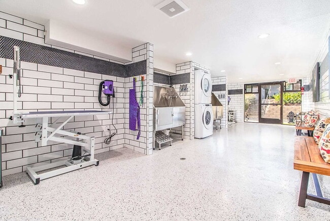 Photo - Magnolia Square