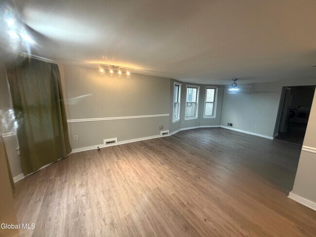 Photo - 603 1st St Unit 2nd Floor