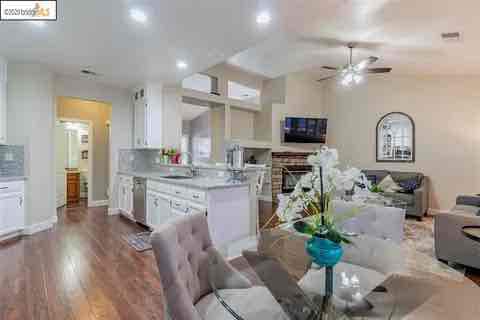 Photo - 1720 Treehaven Ln