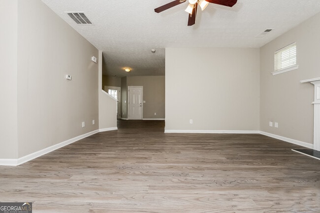 Photo - 4683 Highpoint Ln