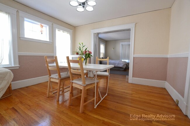 22 Lyne Rd Unit 1