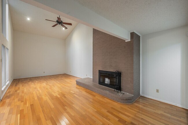 Photo - Amazing Townhome