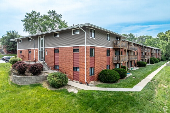 Building Photo - The Pointe on Fleur