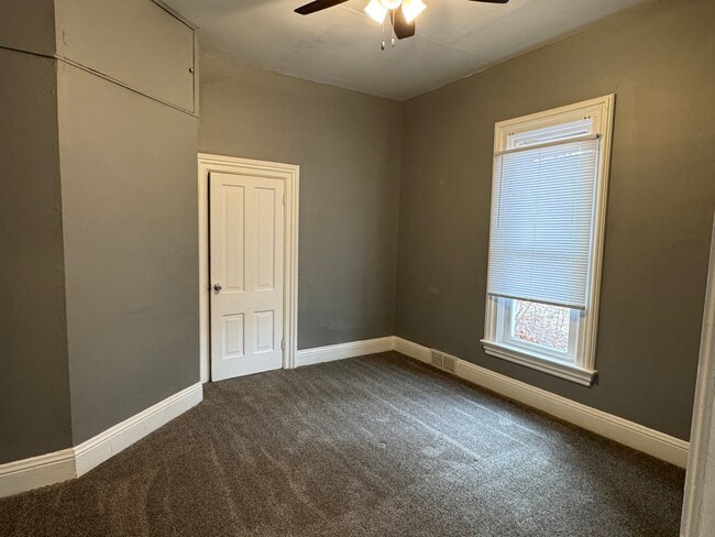 Photo - 710 E 13th St