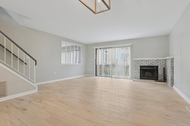 Photo - 335 Monticello Dr