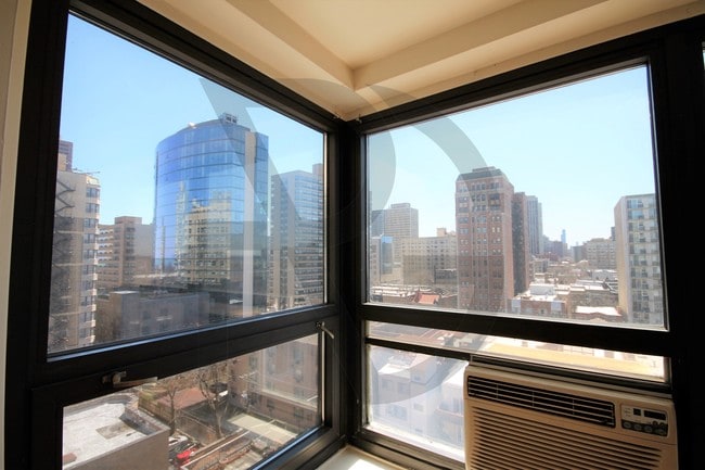 Photo - 445 W Wellington Ave