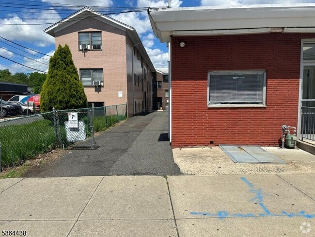 Building Photo - 419 Rahway Ave Rental